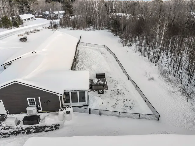$469,000 | 23 Godrics Hollow, Sidney, ME 04330