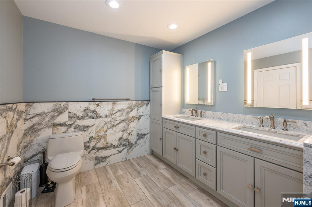 35 Turnberry Road Little Falls, NJ 07424 - Photo 22 of 41