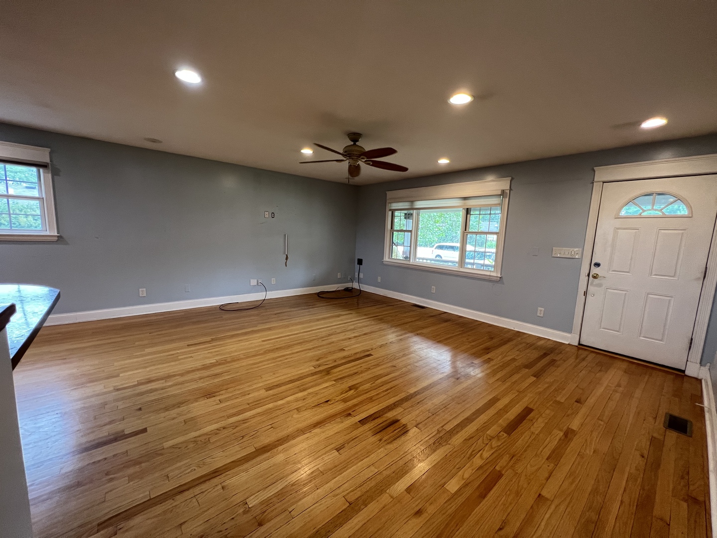 194 East Plank Road Burlington, IL 60109 - Photo 3 of 14