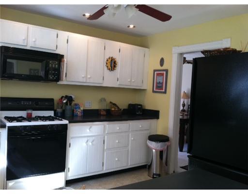 8 Rhodes Avenue Sewickley, PA 15143 - Photo 4 of 9 Kitchen.