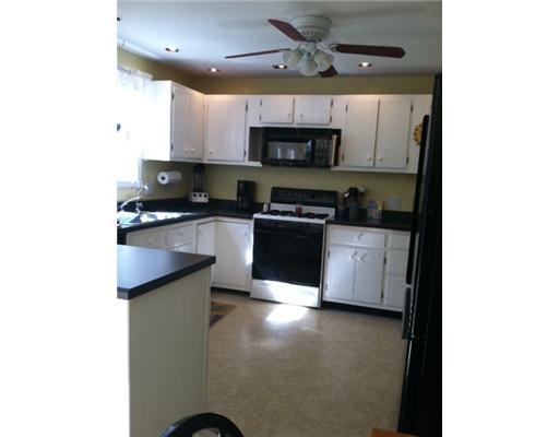 8 Rhodes Avenue Sewickley, PA 15143 - Photo 5 of 9 Kitchen.
