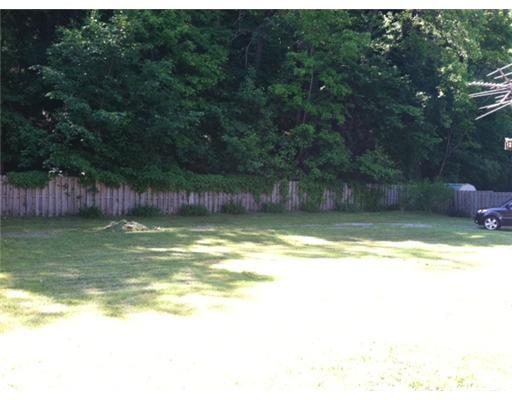 8 Rhodes Avenue Sewickley, PA 15143 - Photo 9 of 9 Yard/Garden.