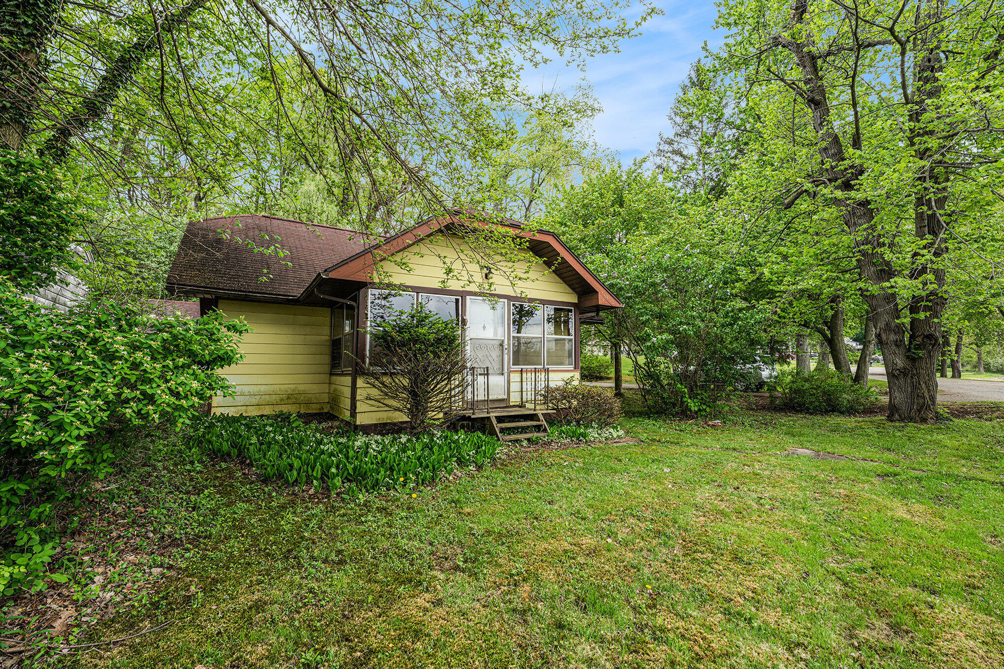 3164 Baseline Road Gobles, MI 49055 - Photo 2 of 23 004_file_443