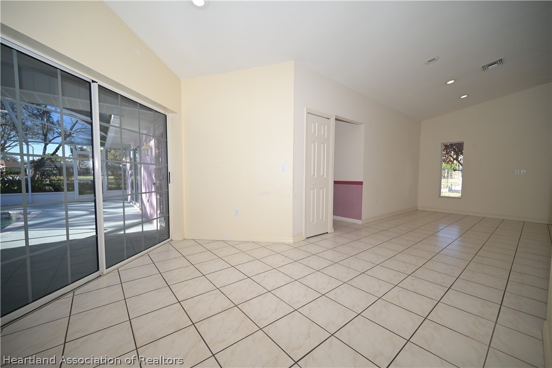 3805 Divot Road Sebring, FL 33872 - Photo 15 of 50 Breakfast Nook