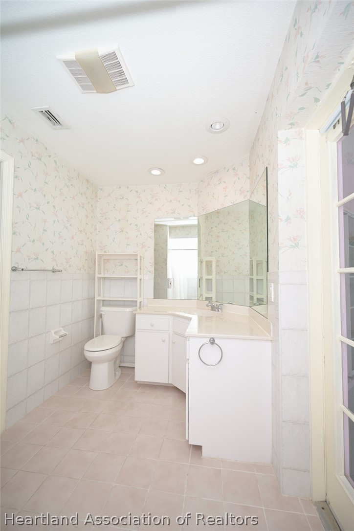 3805 Divot Road Sebring, FL 33872 - Photo 27 of 50 Bath 2