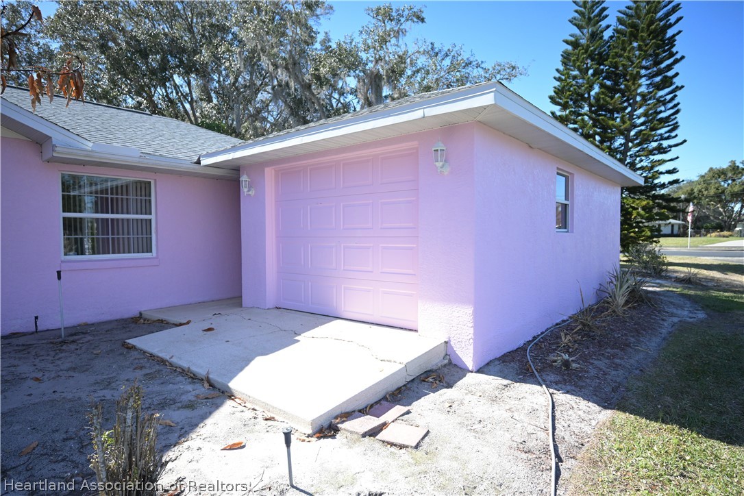 3805 Divot Road Sebring, FL 33872 - Photo 43 of 50 13 X 24 Detached Garage