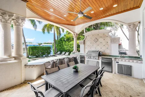 $9,750,000 | 4216 Intracoastal Drive, Highland Beach, FL 33487
