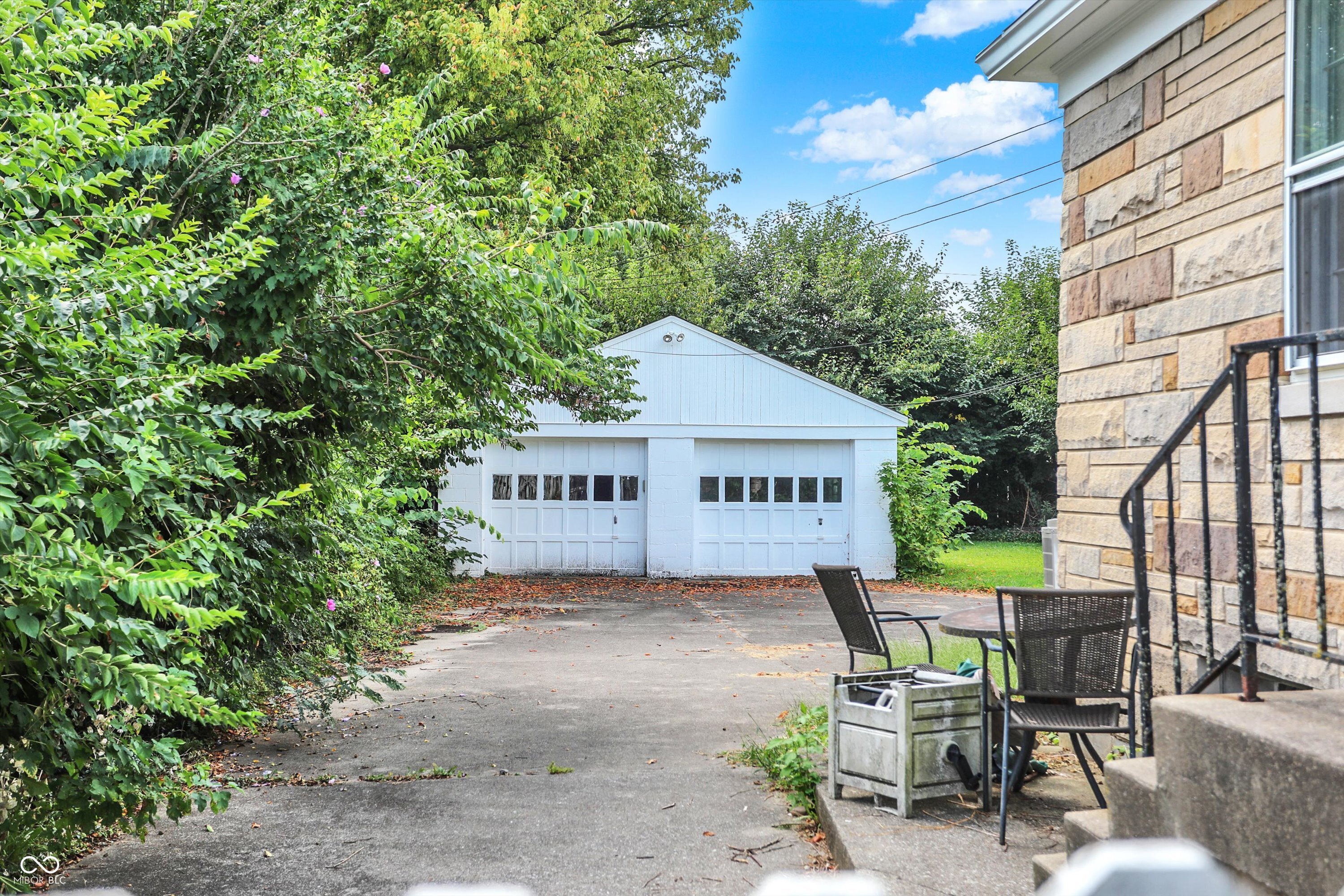 1407 East Banta Road Indianapolis, IN 46227 - Photo 8 of 8 Gallery Image 8