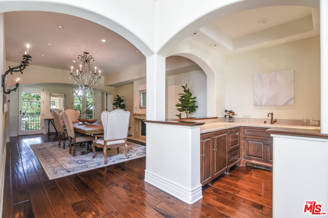 3901 Longridge Avenue Sherman Oaks, CA 91423 - Photo 17 of 51