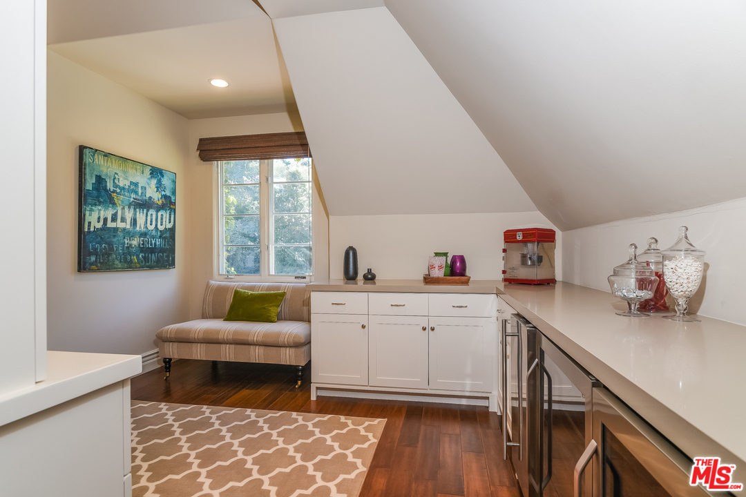 3901 Longridge Avenue Sherman Oaks, CA 91423 - Photo 32 of 51