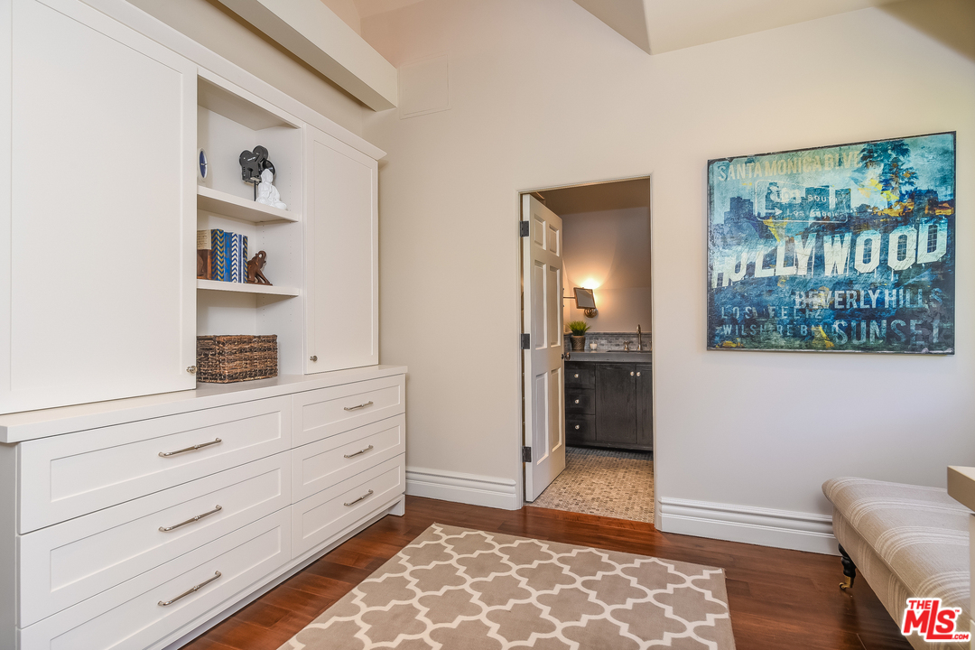 3901 Longridge Avenue Sherman Oaks, CA 91423 - Photo 33 of 51