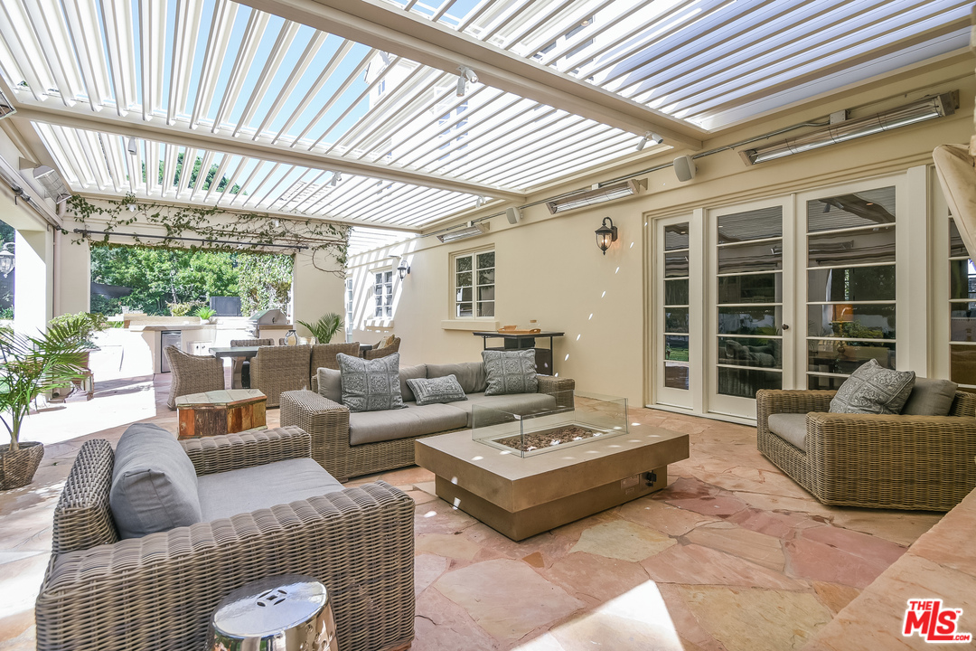 3901 Longridge Avenue Sherman Oaks, CA 91423 - Photo 6 of 51