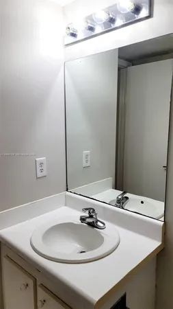 $1,600 | 13255 Southwest 7th Court, Unit 203D, Pembroke Pines, FL 33027