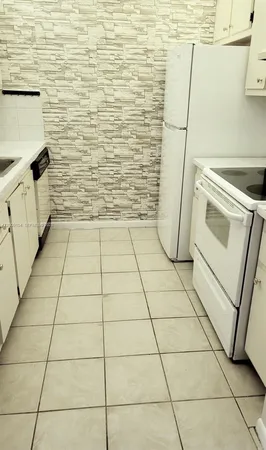 $1,600 | 13255 Southwest 7th Court, Unit 203D, Pembroke Pines, FL 33027