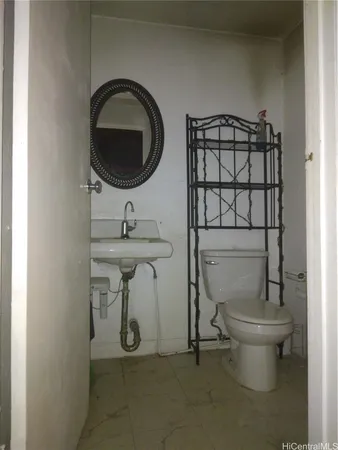 $1,800 | 150 North King Street, Unit 202, Honolulu, HI 96817