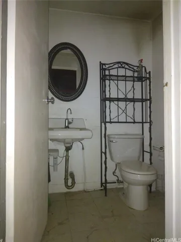 $1,800 | 150 North King Street, Unit 202, Honolulu, HI 96817