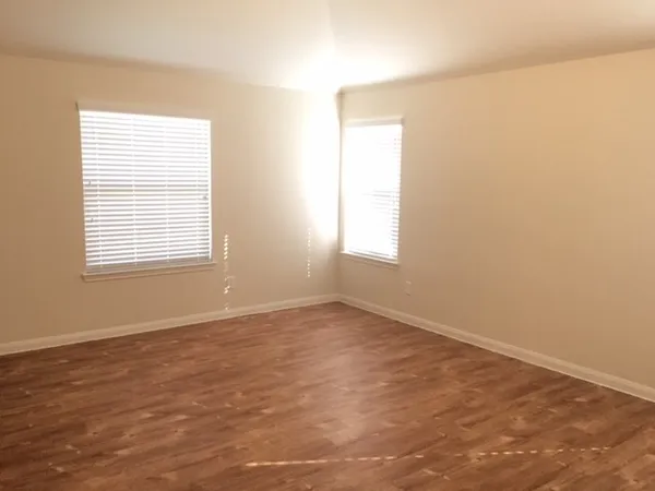 $1,990 | 704 South Ella Creek Drive, Houston, TX 77067