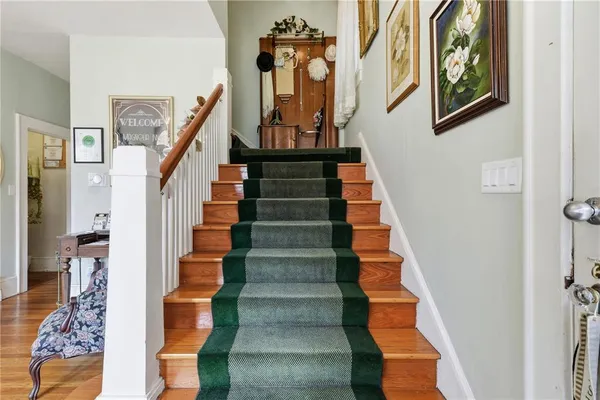 $1,380,000 | 347 East 3rd Avenue, Mount Dora, FL 32757