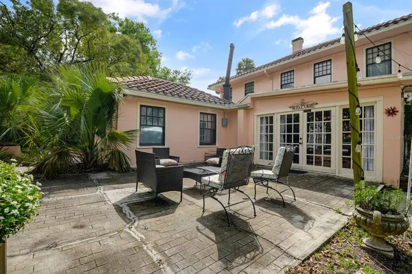 $1,380,000 | 347 East 3rd Avenue, Mount Dora, FL 32757