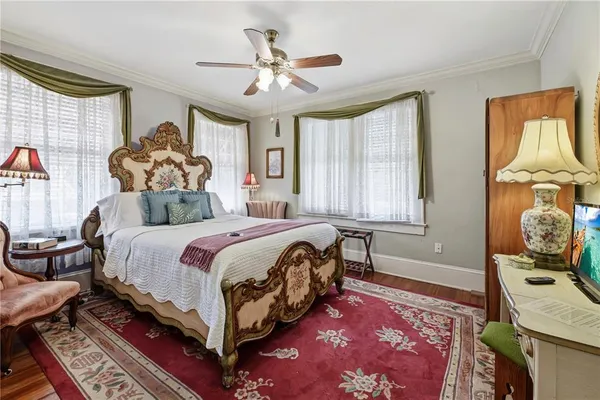 $1,380,000 | 347 East 3rd Avenue, Mount Dora, FL 32757