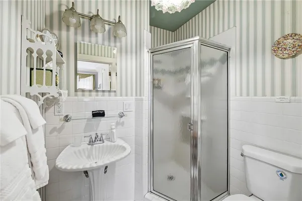 $1,380,000 | 347 East 3rd Avenue, Mount Dora, FL 32757