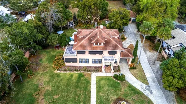 $1,380,000 | 347 East 3rd Avenue, Mount Dora, FL 32757
