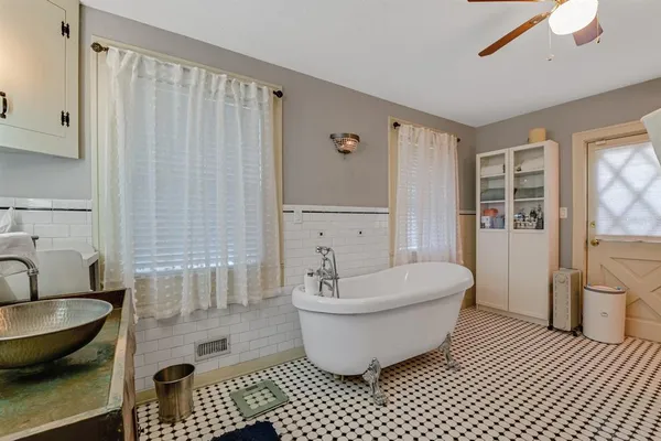 $1,380,000 | 347 East 3rd Avenue, Mount Dora, FL 32757