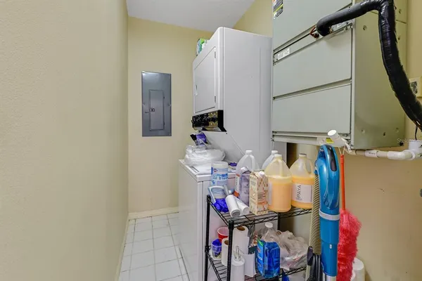 $1,380,000 | 347 East 3rd Avenue, Mount Dora, FL 32757