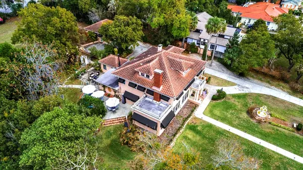 $1,380,000 | 347 East 3rd Avenue, Mount Dora, FL 32757