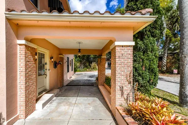 $1,380,000 | 347 East 3rd Avenue, Mount Dora, FL 32757