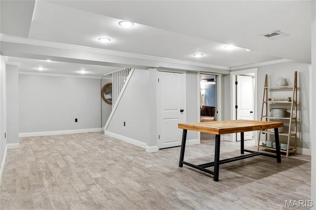 884 Village Brook Court Ballwin, MO 63021 - Photo 32 of 63