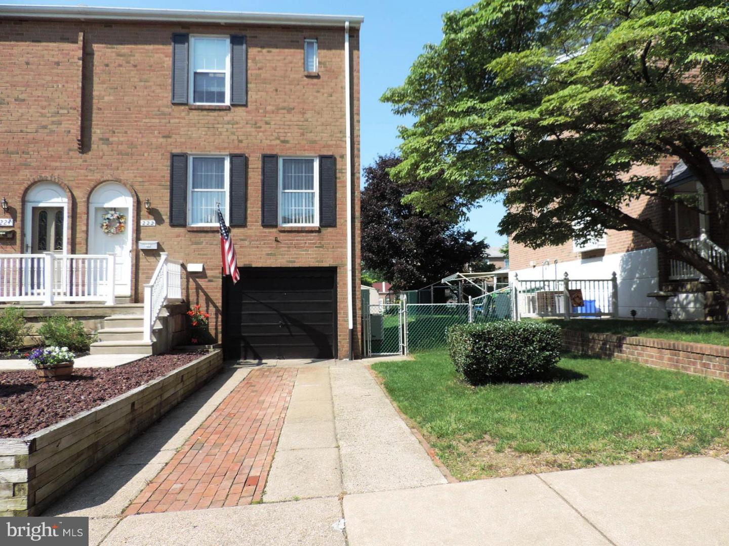 222 Nauldo Road Philadelphia, PA 19154 - Photo 2 of 22 Exterior Front