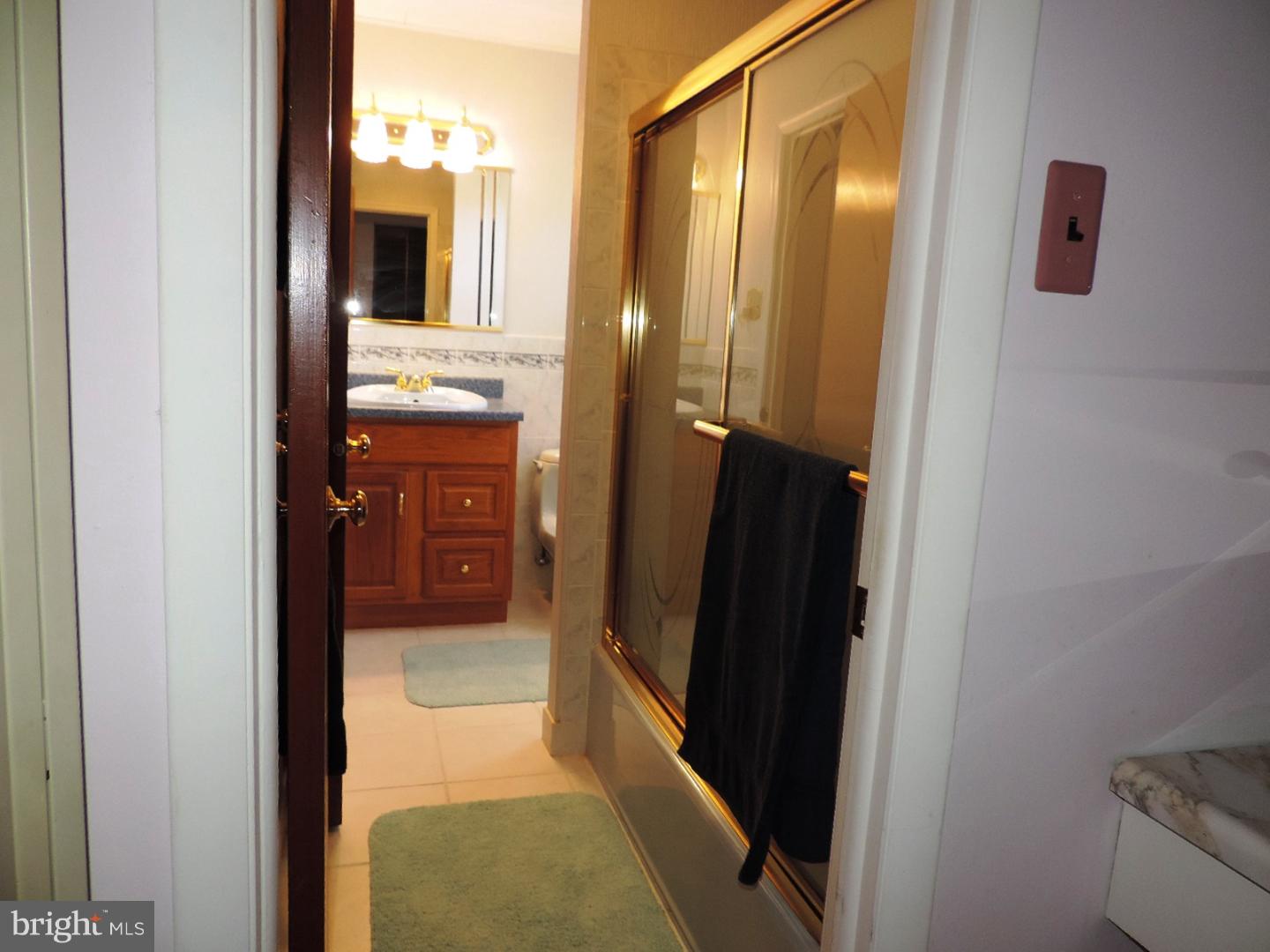 222 Nauldo Road Philadelphia, PA 19154 - Photo 11 of 22 Bathroom