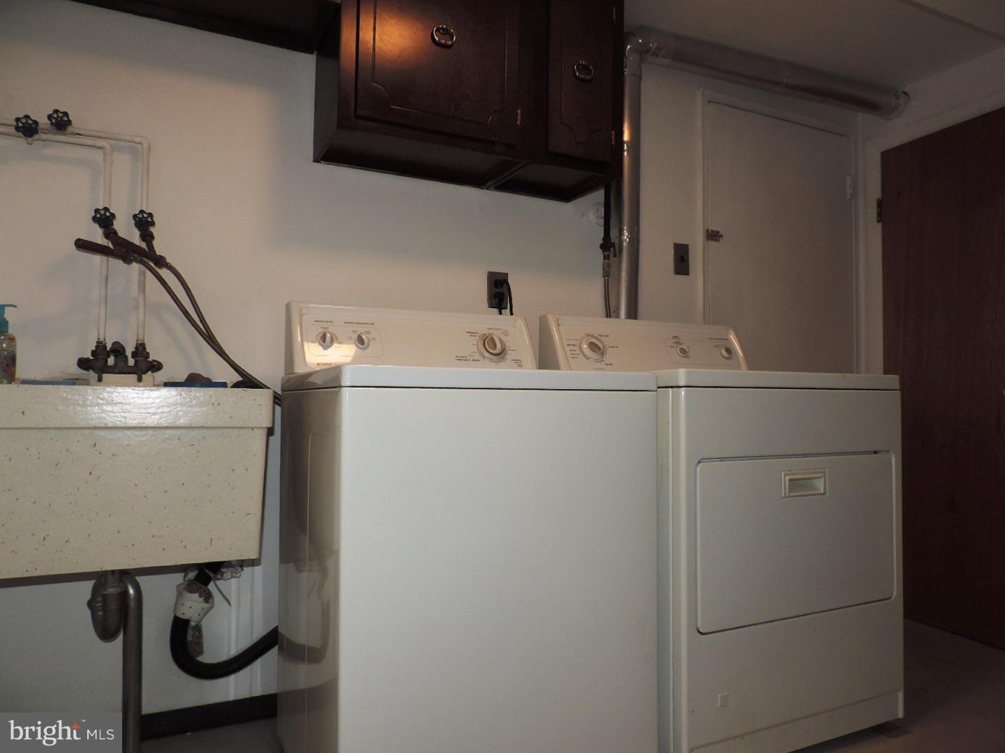 222 Nauldo Road Philadelphia, PA 19154 - Photo 16 of 22 Laundry Room