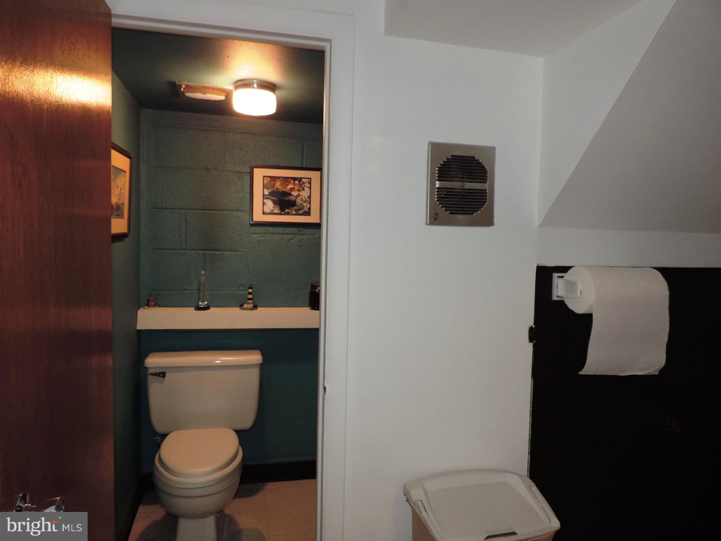 222 Nauldo Road Philadelphia, PA 19154 - Photo 17 of 22 Half Bath