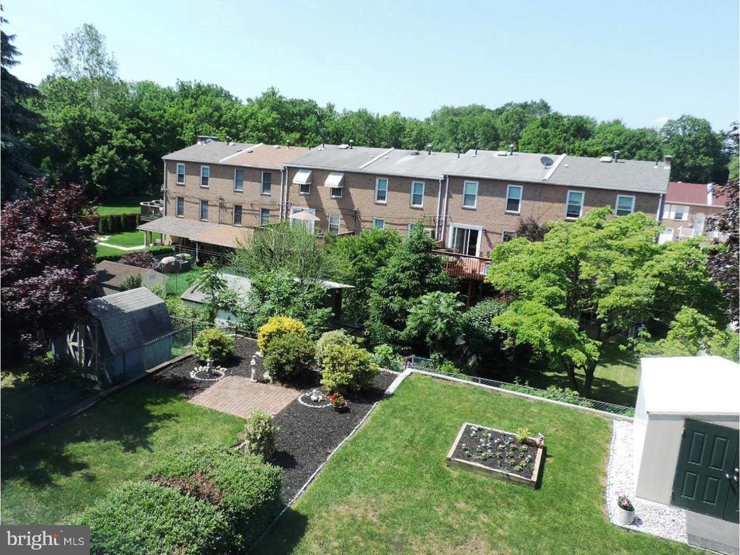 222 Nauldo Road Philadelphia, PA 19154 - Photo 21 of 22 View in Back