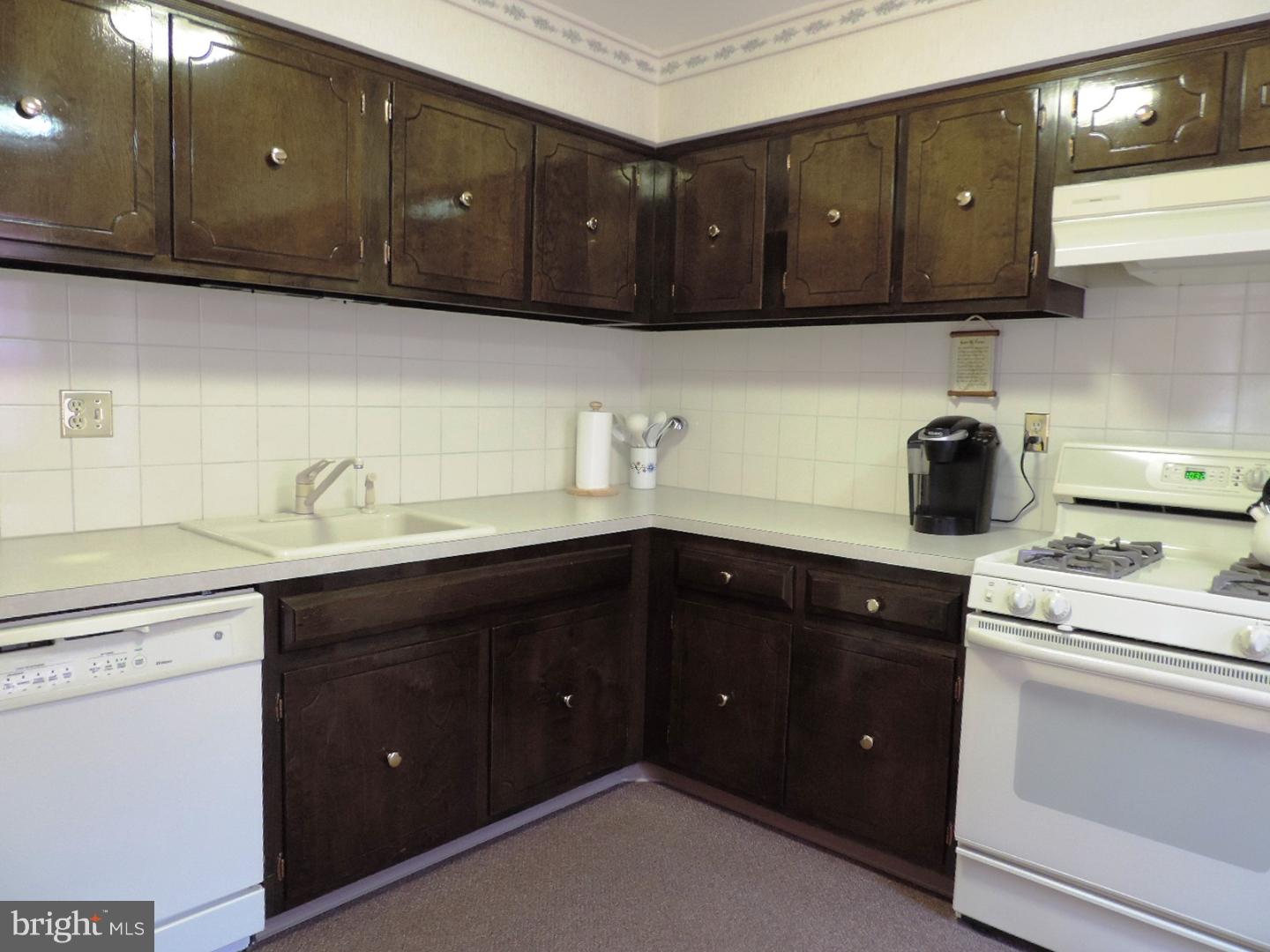 222 Nauldo Road Philadelphia, PA 19154 - Photo 6 of 22 Kitchen