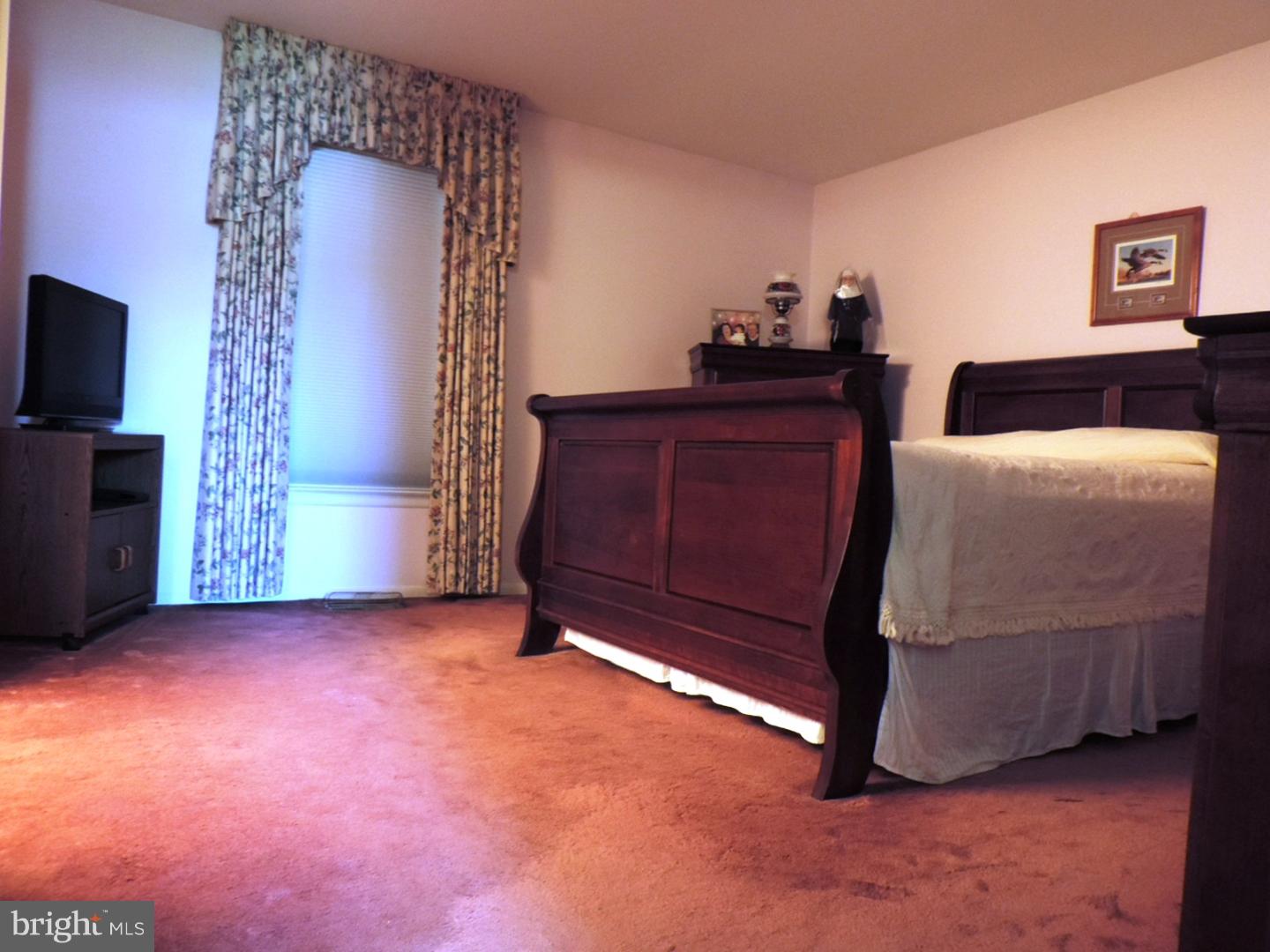 222 Nauldo Road Philadelphia, PA 19154 - Photo 9 of 22 Bedroom - Main