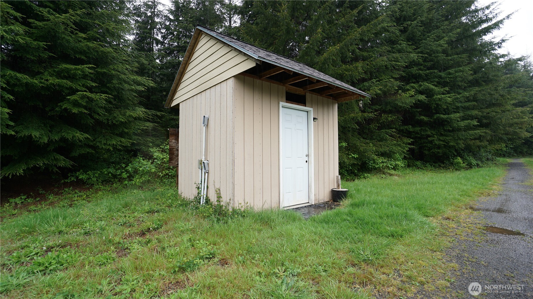 84 Hanson Road Hoquiam, WA 98550 - Photo 8 of 14 a view of backyard with green space