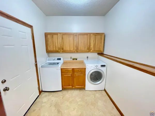 $319,900 | 6254 Southwest 25th Street, Topeka, KS 66614