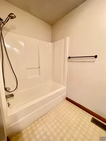 $319,900 | 6254 Southwest 25th Street, Topeka, KS 66614