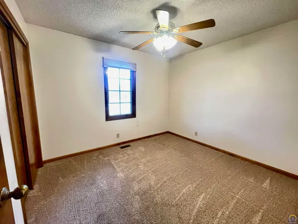 $319,900 | 6254 Southwest 25th Street, Topeka, KS 66614