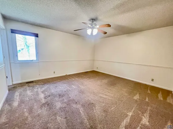 $319,900 | 6254 Southwest 25th Street, Topeka, KS 66614