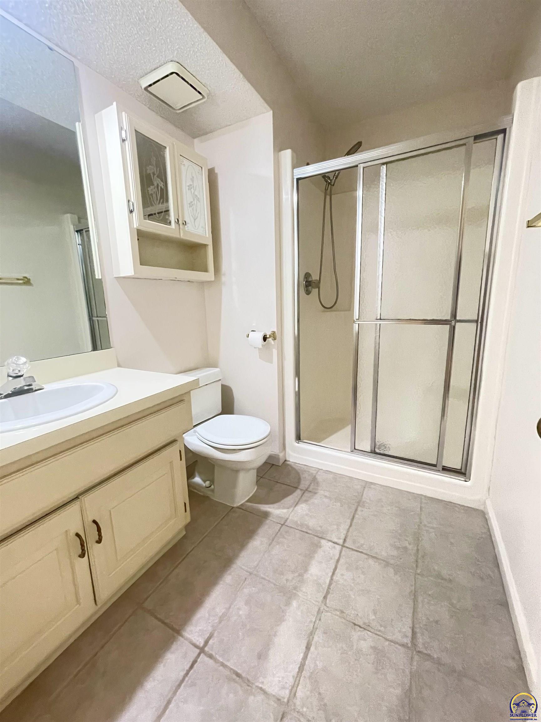 6254 Southwest 25th Street Topeka, KS 66614 - Photo 21 of 36