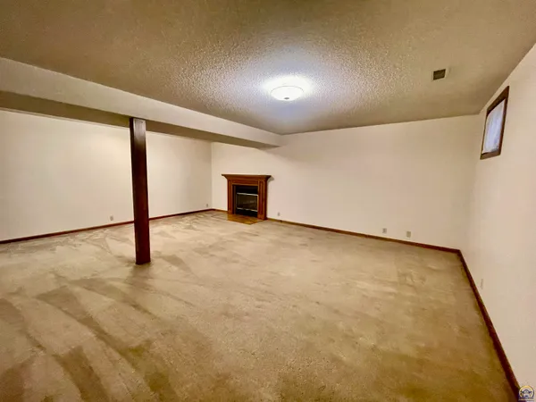 $319,900 | 6254 Southwest 25th Street, Topeka, KS 66614