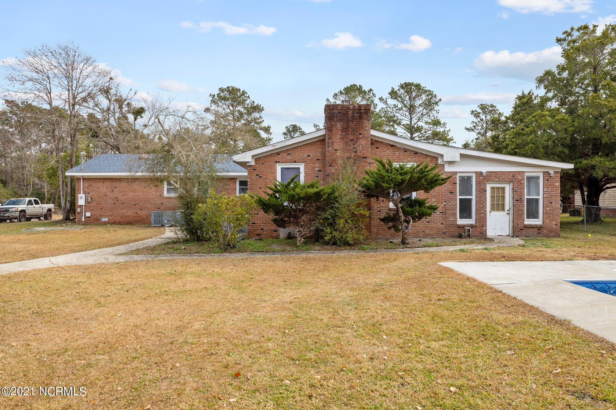 108 Queens Road Hubert, NC 28539 - Photo 5 of 39 6-web-or-mls-_S3A1906