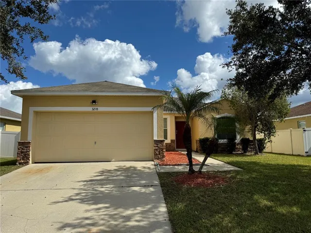 $1,950 | 3210 Queen Alexandria Drive, Kissimmee, FL 34744