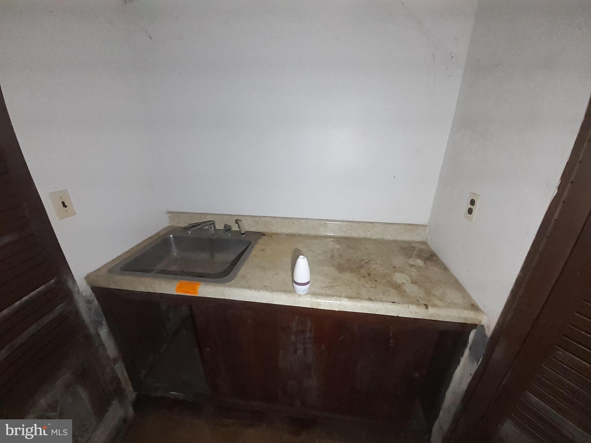 2714 Riggs Avenue Baltimore, MD 21216 - Photo 12 of 57