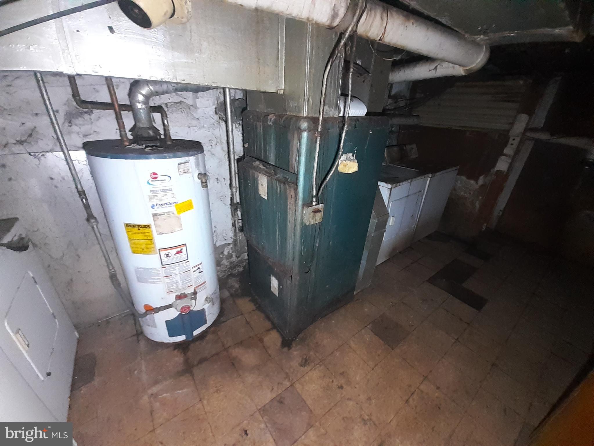 2714 Riggs Avenue Baltimore, MD 21216 - Photo 16 of 57