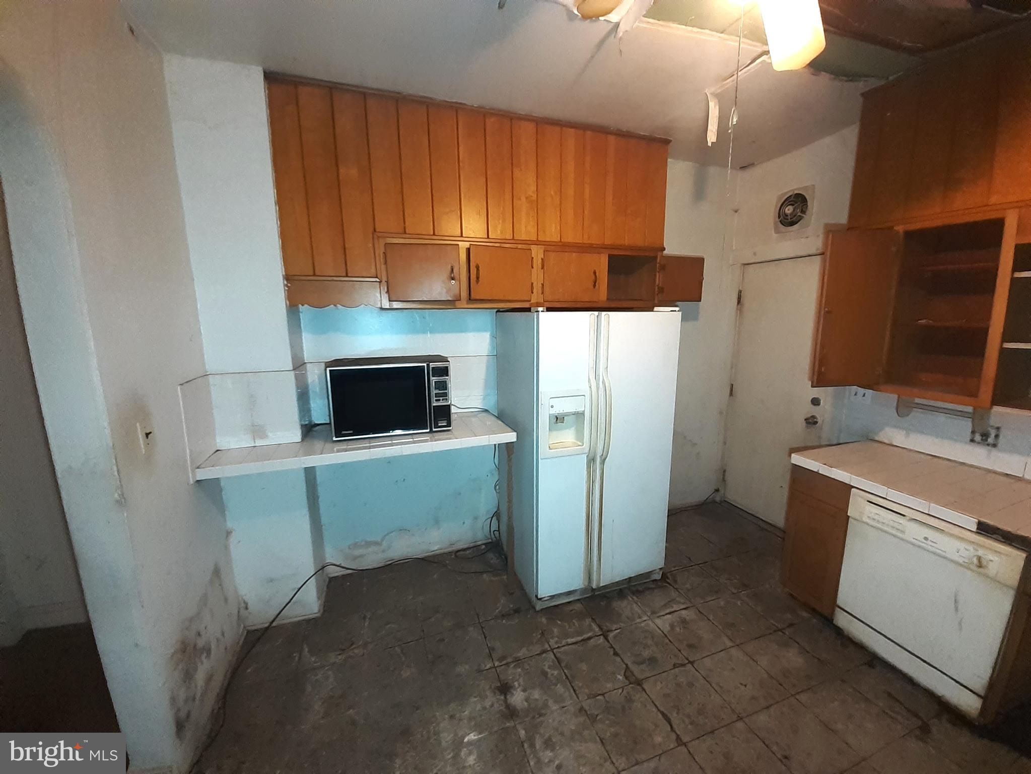 2714 Riggs Avenue Baltimore, MD 21216 - Photo 2 of 57